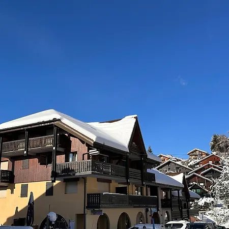 Apartment Cosy 4 Pers. Au Pied Des Pistes Avec Balcon - Proche Centre Et Commodites - Fr-1-572-151
